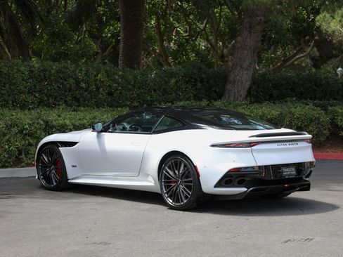 Used 2023 Aston Martin DBS Coupe RWD image 4