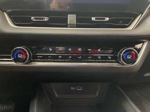 New 2027 Chevrolet Equinox LT w/ Convenience Package II AWD/4WD image 6
