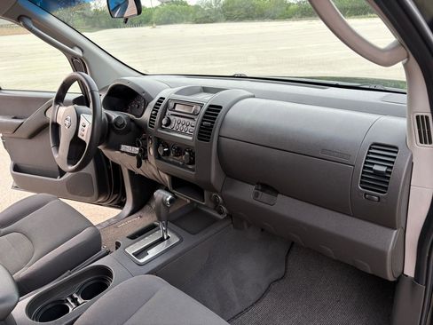 Used 2006 Nissan Frontier XE w/ (G01) XE Preferred Pkg RWD image 38