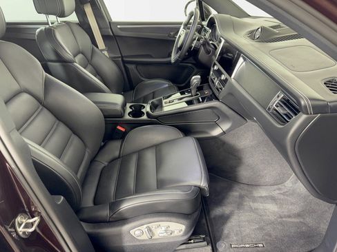 Certified 2024 Porsche Macan GTS AWD/4WD image 30