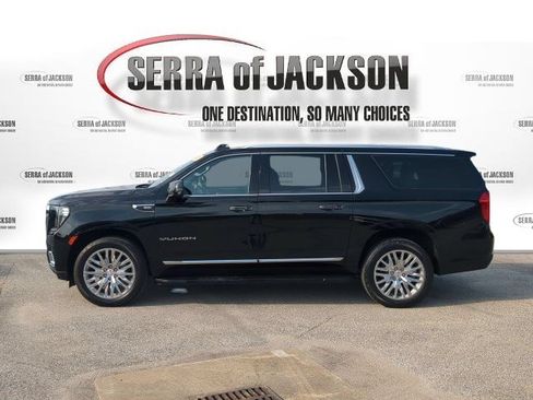 Used 2023 GMC Yukon XL SLT w/ SLT Premium Package RWD image 5