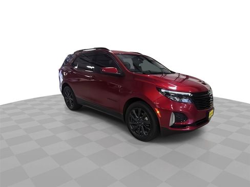 Used 2024 Chevrolet Equinox RS FWD image 2