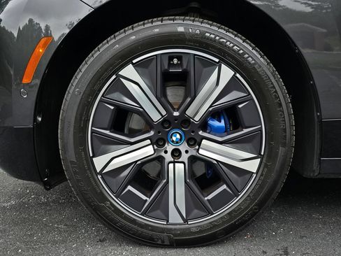Used 2024 BMW iX xDrive50 w/ Sport Package AWD/4WD image 60
