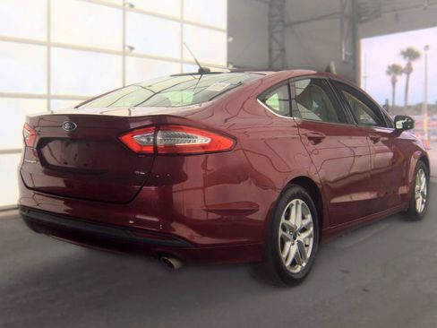 Used 2016 Ford Fusion SE FWD image 4