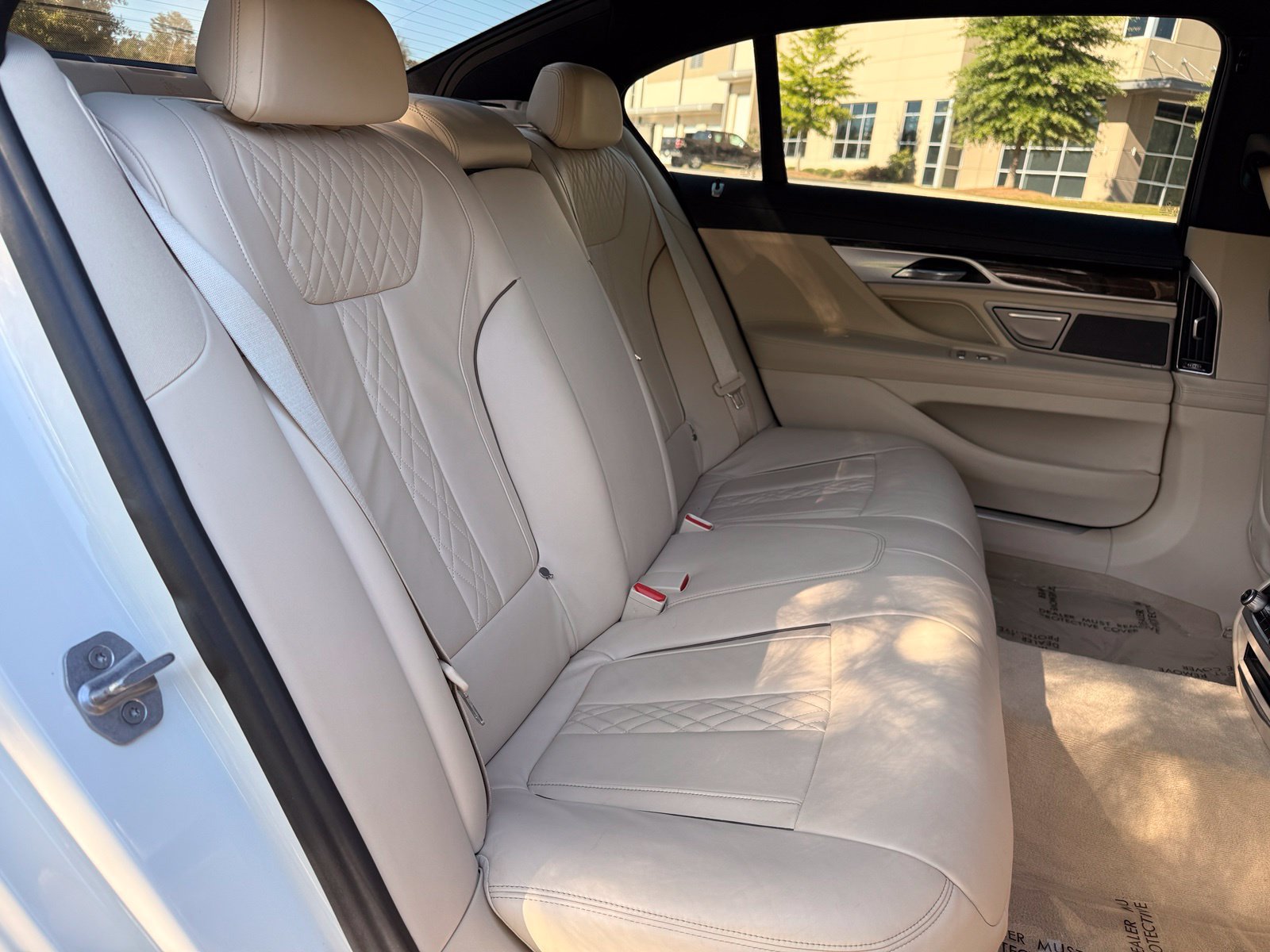 Used 2018 BMW 750i RWD image 43