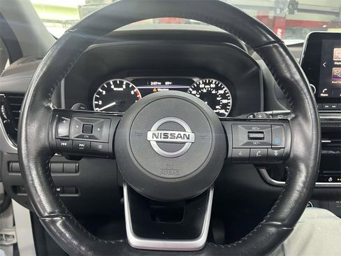 Used 2021 Nissan Rogue SV w/ Premium Package image 20