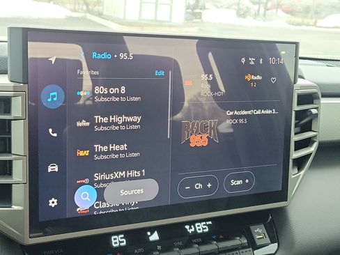 Used 2025 Toyota Tundra Limited image 25