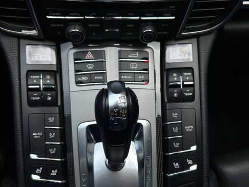 Used 2015 Porsche Panamera 4S image 37