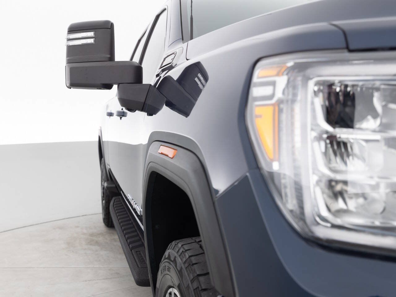 Used 2022 GMC Sierra 3500 AT4 w/ Snow Plow Prep/Camper Package AWD/4WD image 11