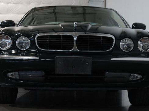 Used 2004 Jaguar XJ8 RWD image 29