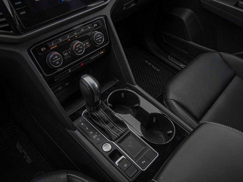Used 2022 Volkswagen Atlas SE w/ Panoramic Sunroof Package image 18