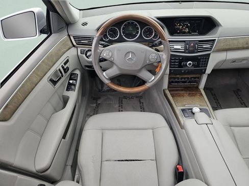 Used 2011 Mercedes-Benz E 350 4MATIC Sedan w/ Premium 1 Pkg image 4