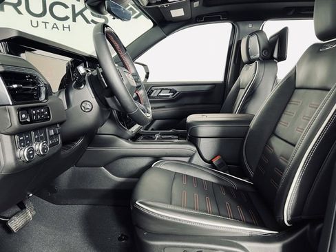Used 2025 GMC Yukon AT4 Ultimate image 7