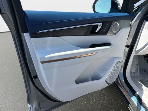 New 2026 Buick Enclave Avenir w/ Super Cruise Package image 17