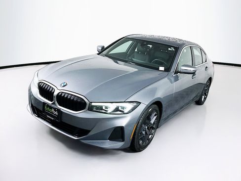 Used 2025 BMW 330i Sedan image 3