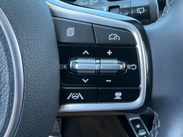 Used 2025 Kia Sorento SX AWD/4WD image 31