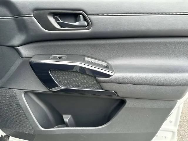 Certified 2025 Nissan Pathfinder SV AWD/4WD image 27