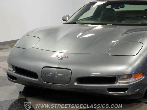 Used 2003 Chevrolet Corvette Coupe w/ Preferred Equipment Group RWD image 20