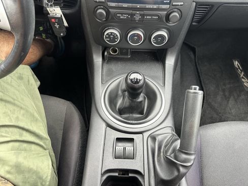 Used 2009 MAZDA MX-5 Miata Sport w/ Convenience Pkg RWD image 13