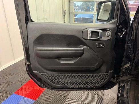Used 2021 Jeep Gladiator Sport AWD/4WD image 11