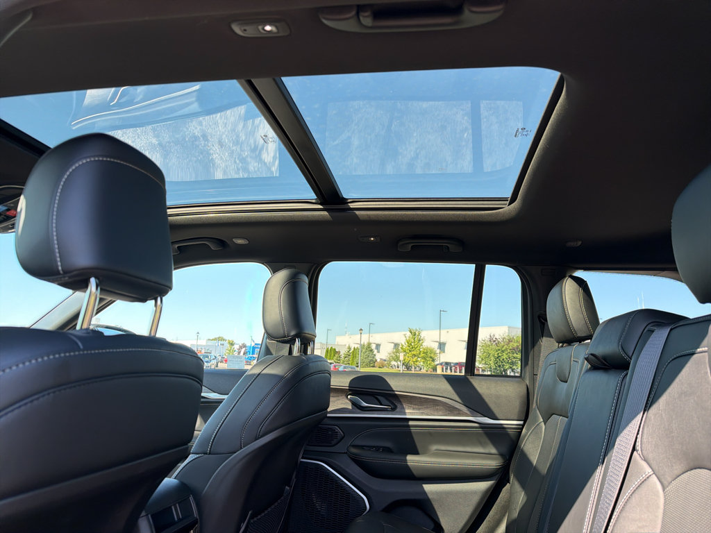 New 2027 Jeep Grand Cherokee Limited AWD/4WD image 37