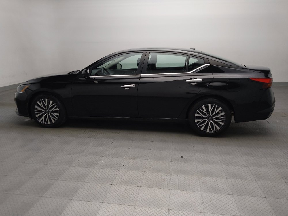 Used 2023 Nissan Altima 2.5 SV FWD image 3