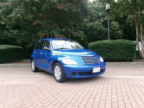 Used 2006 Chrysler PT Cruiser FWD image 3