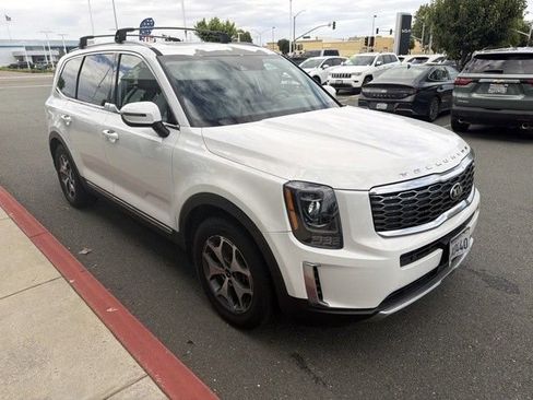 Used 2020 Kia Telluride EX w/ Towing Package FWD image 5