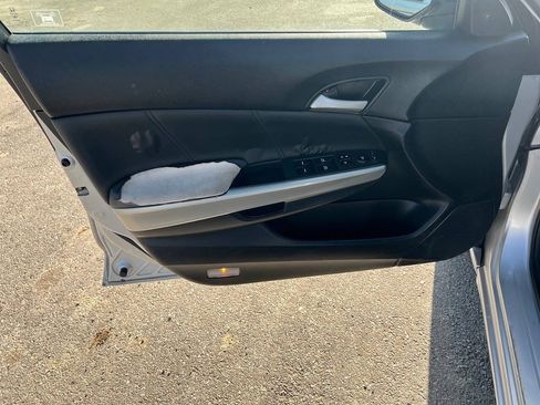 Used 2010 Honda Accord EX-L image 7