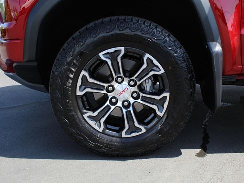 Used 2023 GMC Canyon AT4 w/ Technology Package image 12