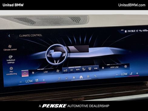 Used 2026 BMW X7 xDrive40i w/ M Sport Package AWD/4WD image 11