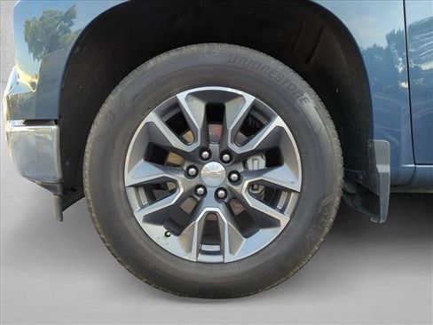 Used 2024 Chevrolet Silverado 1500 LT RWD image 13