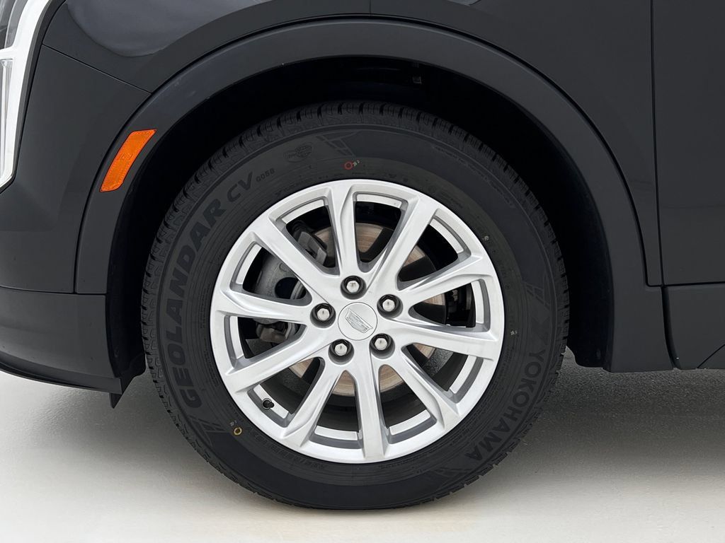 Used 2021 Cadillac XT4 Luxury w/ Cold Weather Package AWD/4WD image 26