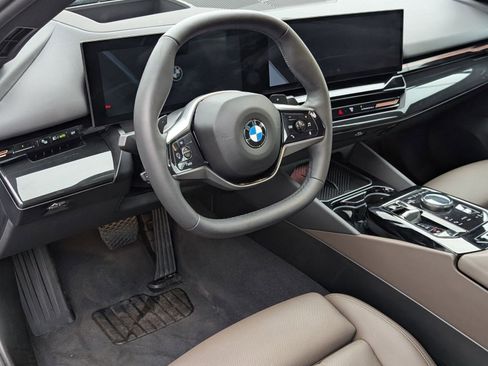 Certified 2026 BMW 530i image 4