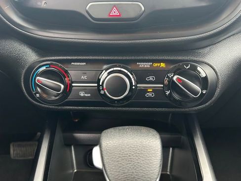 Used 2025 Kia Soul LX image 23