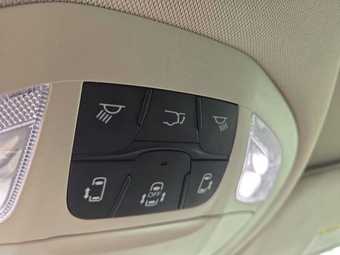 Used 2022 Chrysler Pacifica Touring-L FWD image 29