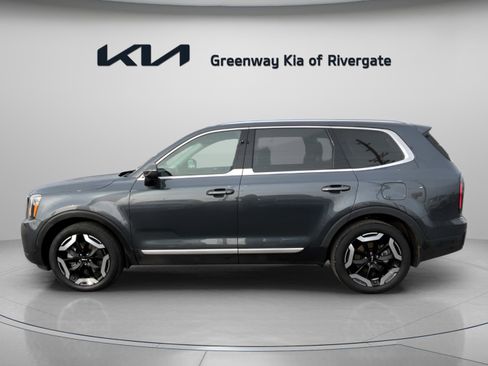 Used 2024 Kia Telluride EX image 4