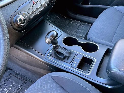 Used 2018 Kia Sorento LX image 17