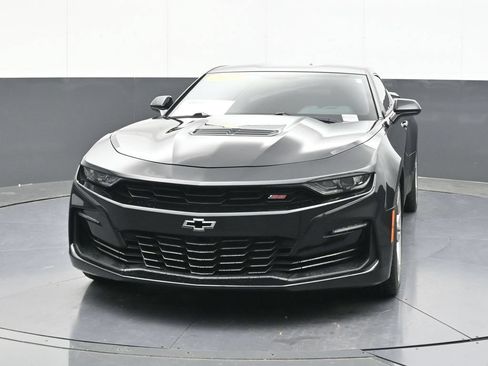Used 2019 Chevrolet Camaro SS RWD image 2