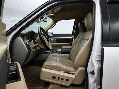 Used 2012 Ford Expedition XLT image 17
