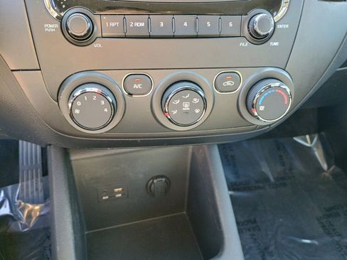 Used 2017 Kia Forte LX image 29