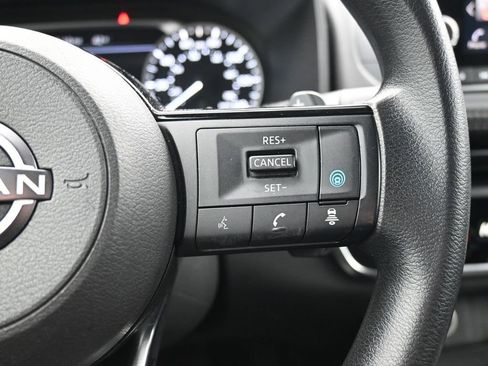 Used 2023 Nissan Rogue SV image 14