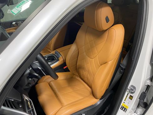 Used 2023 BMW X5 xDrive40i w/ Premium Package image 13