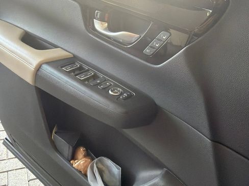 Used 2023 Honda CR-V EX-L image 10