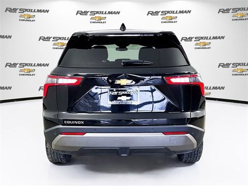Used 2025 Chevrolet Equinox LT image 6