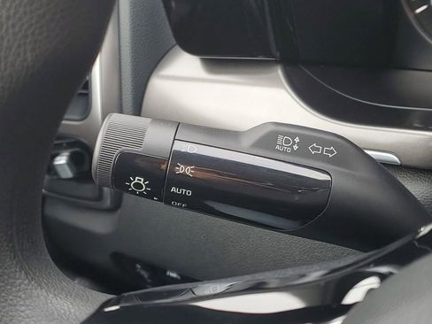 Used 2023 Kia Sorento LX image 15