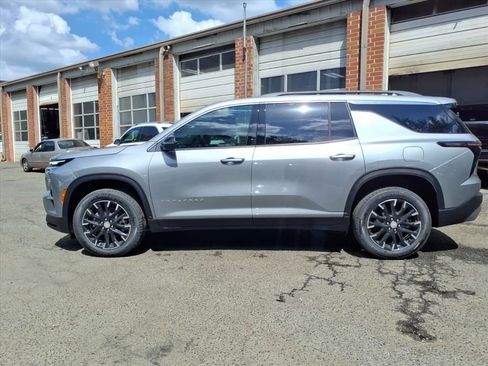 New 2026 Chevrolet Traverse LT w/ Sun and Wheel Package FWD image 28