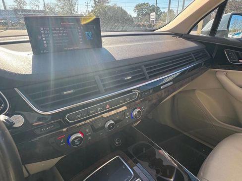Used 2017 Audi Q7 3.0T Premium w/ Towing Package image 40