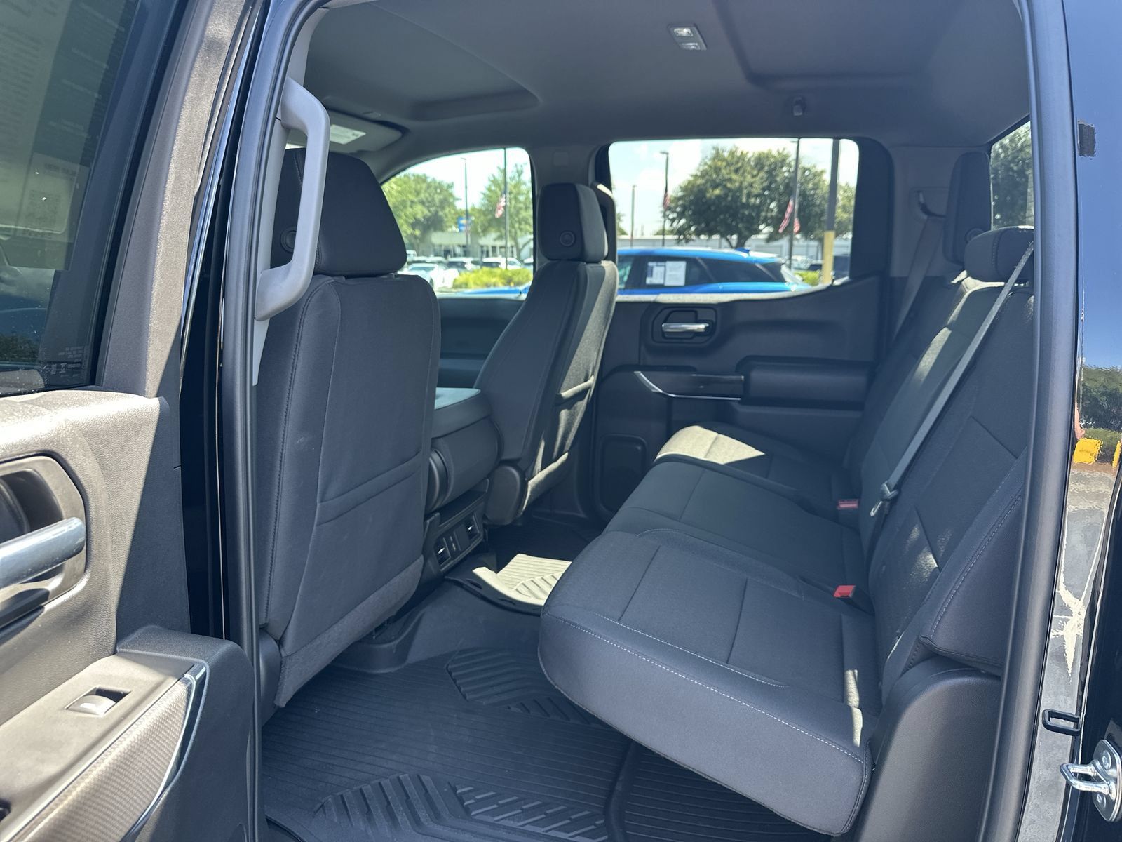 Used 2026 Chevrolet Silverado 1500 Custom Trail Boss w/ Midnight Edition AWD/4WD image 31