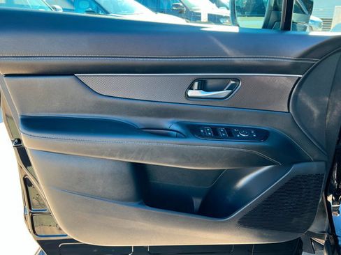 Used 2025 Nissan Murano SV image 14